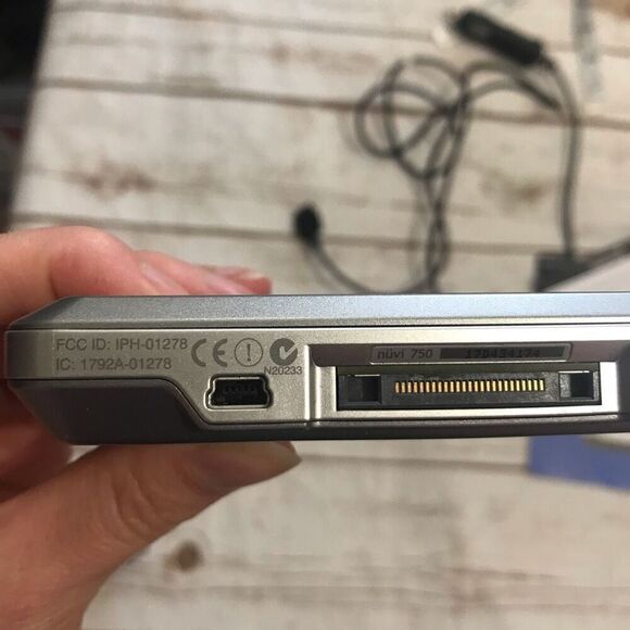 Garmin Nuvi 750 Travel Assistant Navigation Personal GPS - Picture 3 of 12